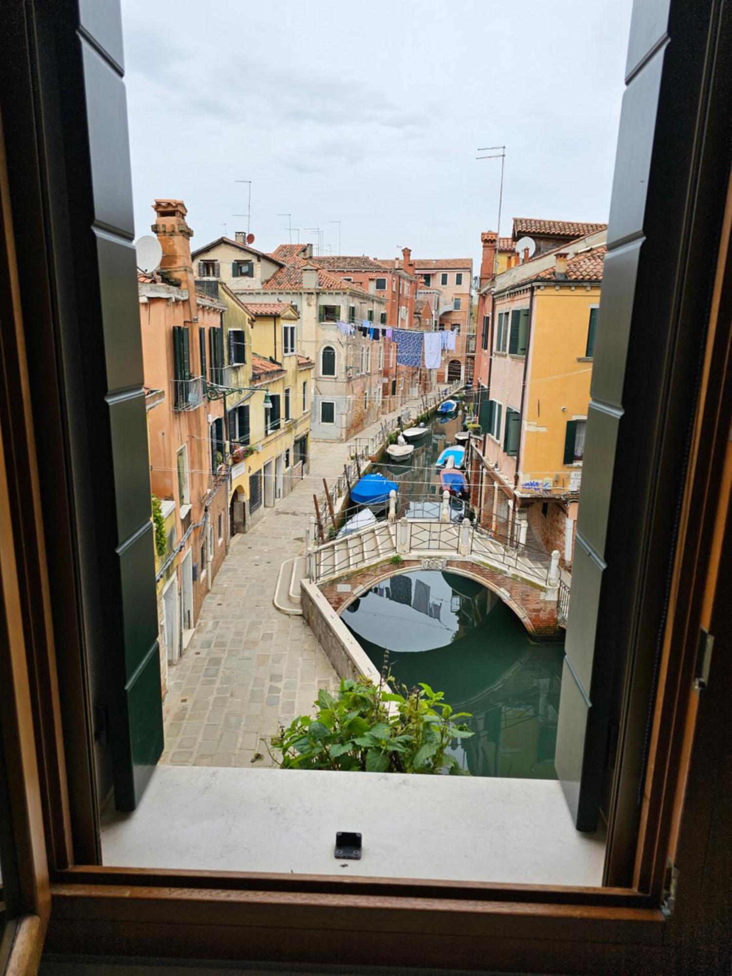 Casa Rossa Vista Canale Apartment Venice