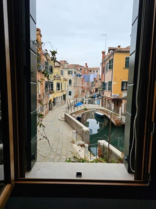 Apartment Casa Rossa Vista Canale Venice