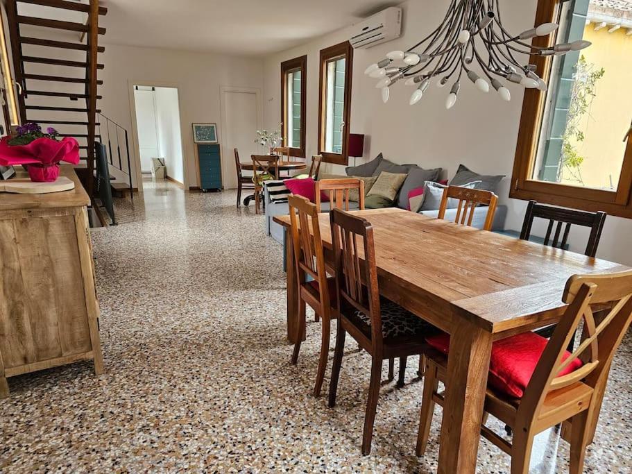 Casa Rossa Vista Canale Apartment *